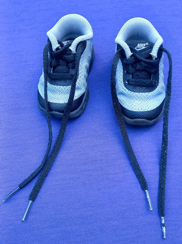 Baskets bébé Nike Air - gris noir - Pointure : 18 5