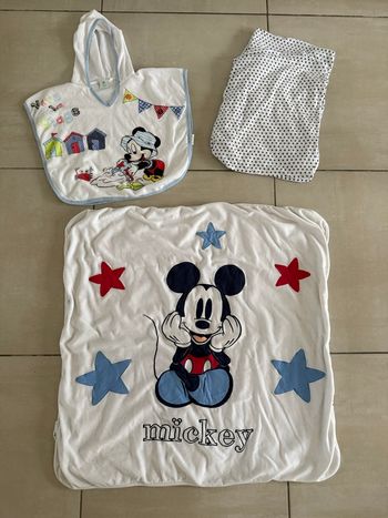 Couverture + drap housse + cape de bain étoiles mickey Disney
