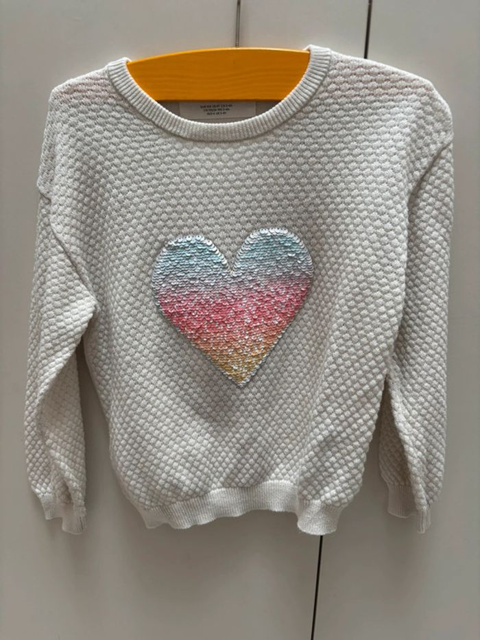 Pull blanc cœur sequin taille 104cm
