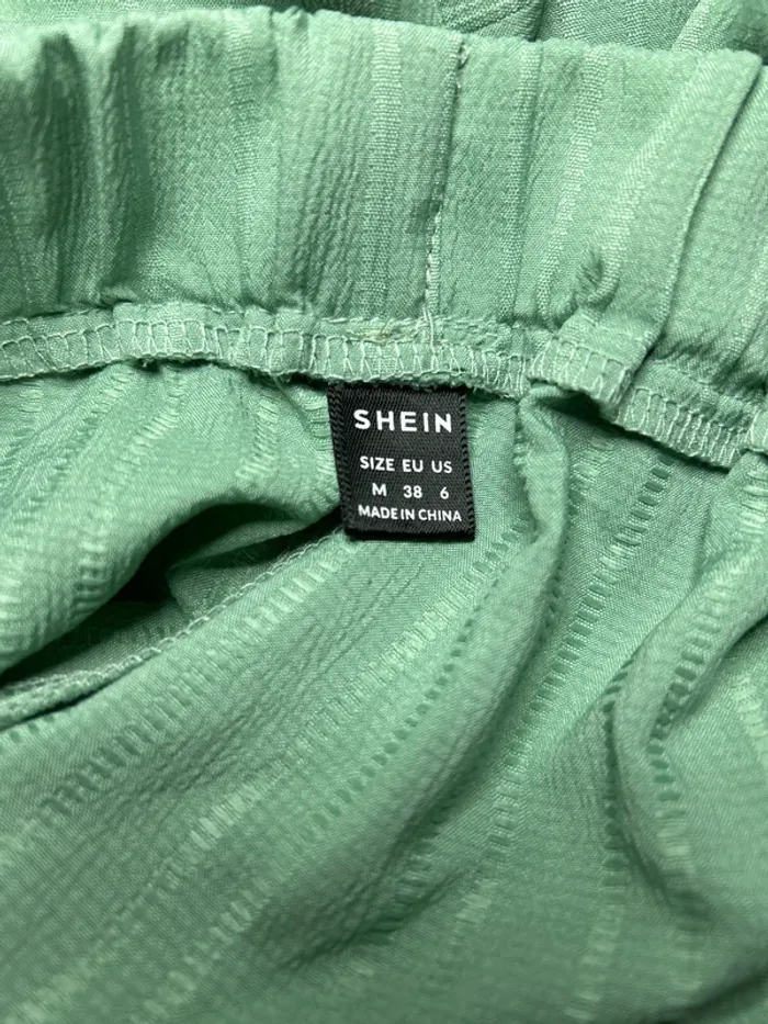 Pantalon à jambes larges vert Shein - Taille 38/M - photo numéro 5