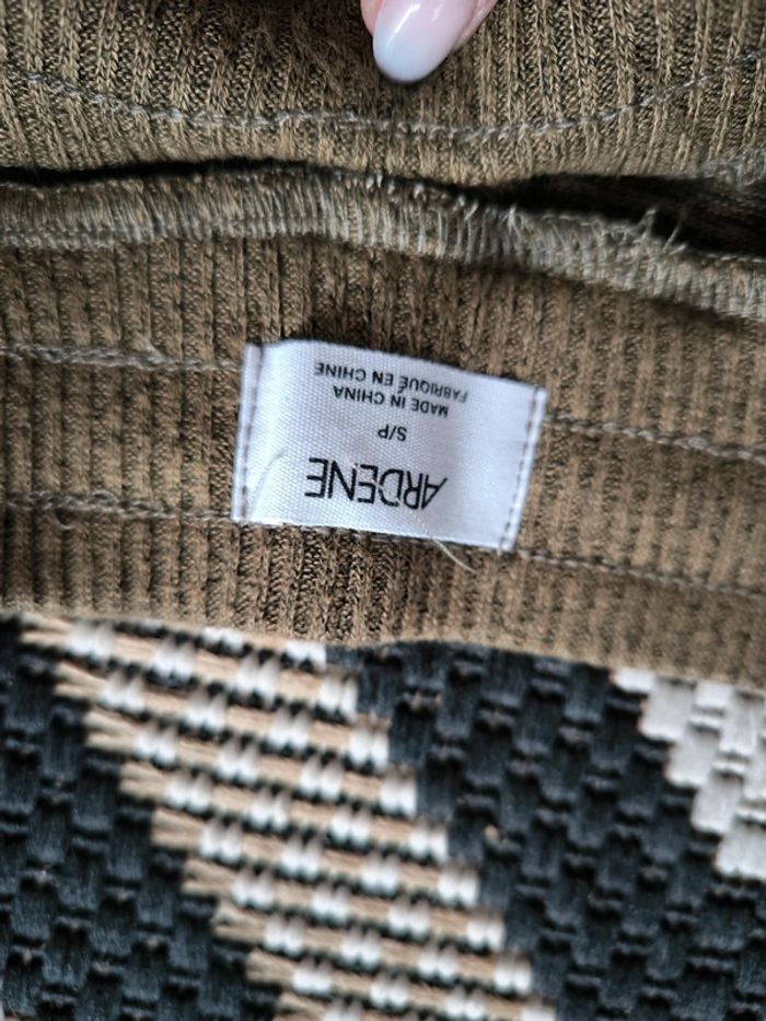 Short en tricot brossé ardene taille S 36 neuf - photo numéro 3