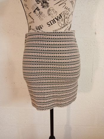 mini jupe Pull&bear bon état 36