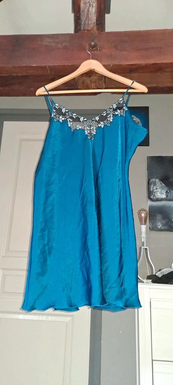 Nuisette effet satin. Valisere. Taille 46