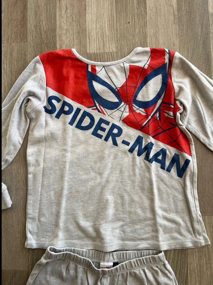 Pyjama deux pièces disney Marvel spider man taille 7 / 8 ans - photo numéro 3