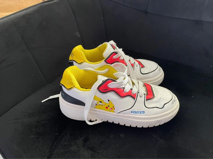 Baskets garçon Zara taille 33 Pokémon - photo numéro 2