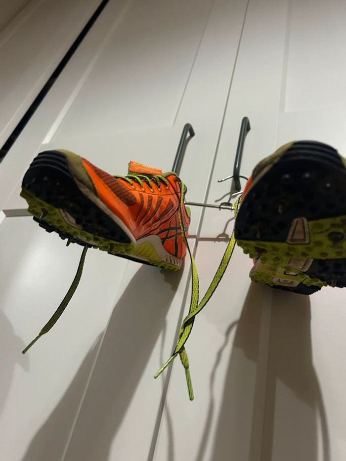 604 – Pointes d’athlétisme Asics oranges et vert-citron - photo numéro 4