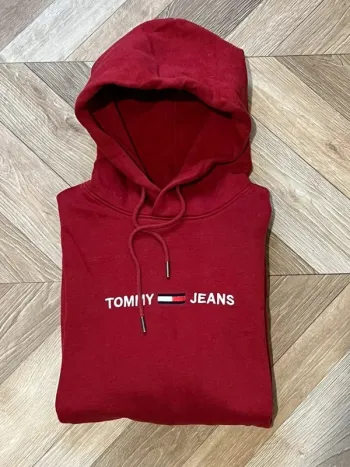 Sweat Tommy Jeans rouge