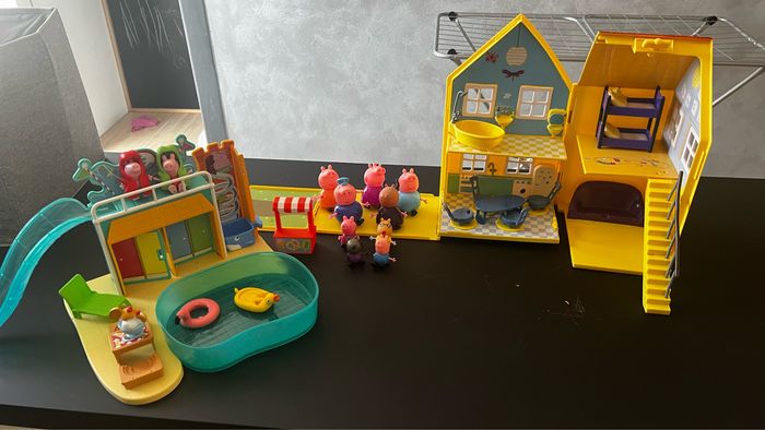 Maison peppa pig et piscine