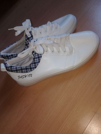 Basket basse blanche neuve P. 43