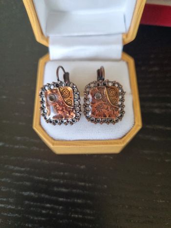 Paire de boucles d'oreilles dormeuses métal vieilli