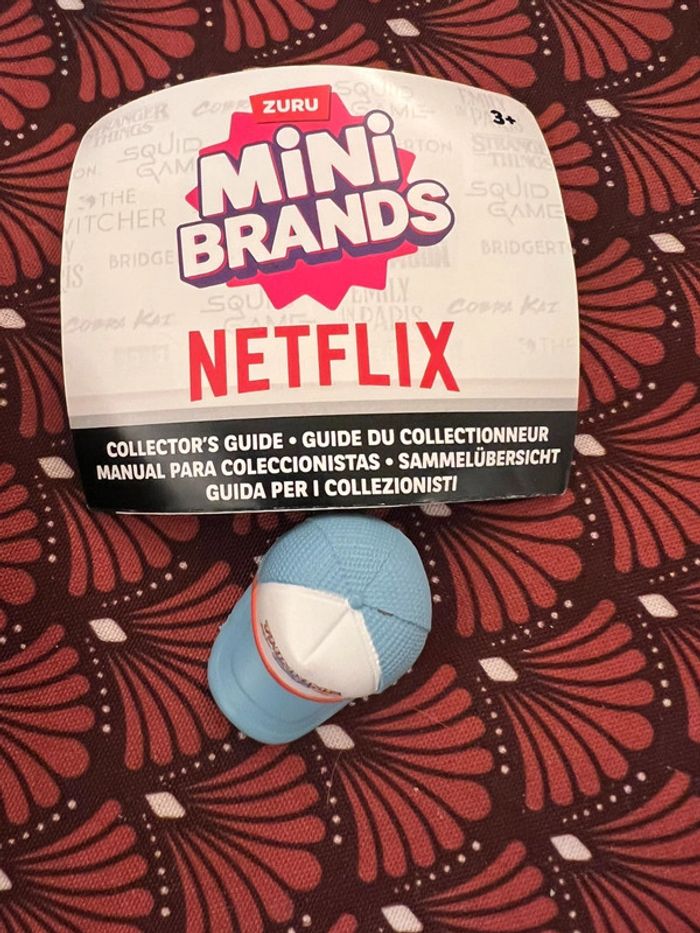 Mini brands Netflix casquette stranger things