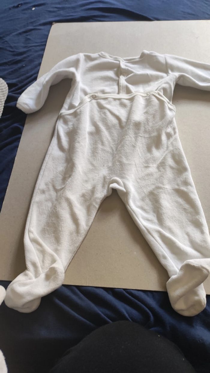 lot 3 pyjamas 6 mois - photo numéro 3