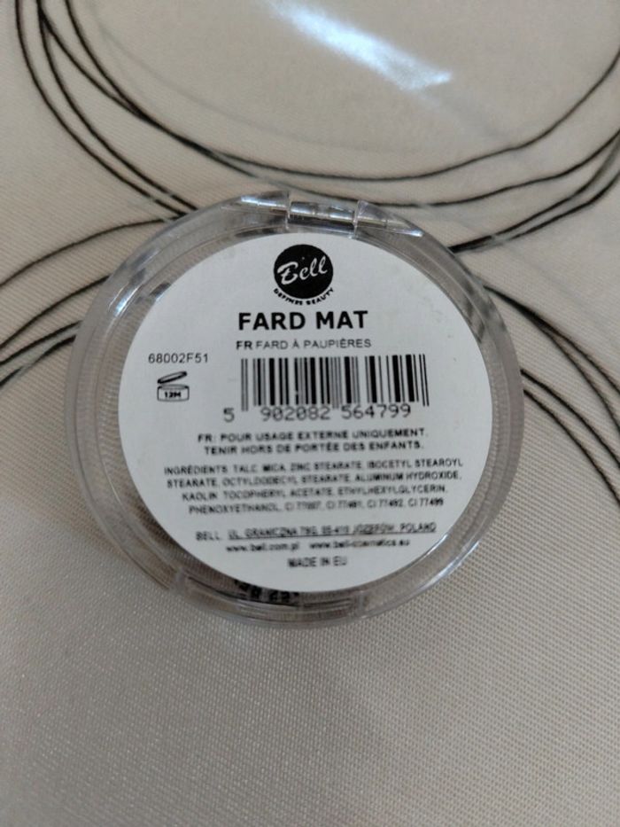 Fard à paupières Bell complètement neuf - photo numéro 2