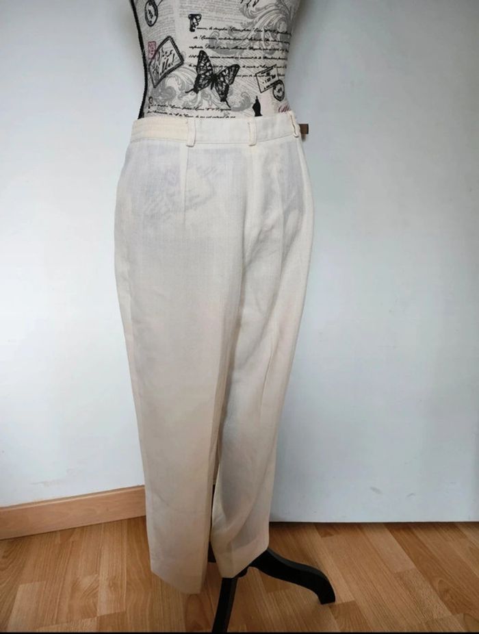 Magnifique Pantalon tailleur de couleur Crème taille 42 et de marque Gregory Pat - photo numéro 2