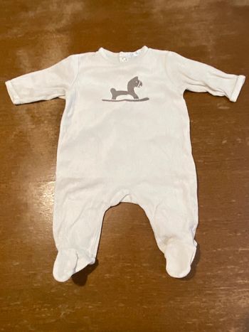 Pyjama beige cheval à bascule