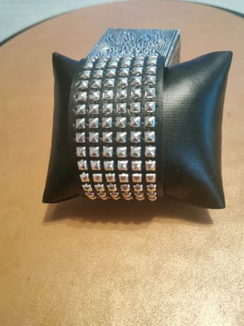 Bracelet manchette style punk années 80