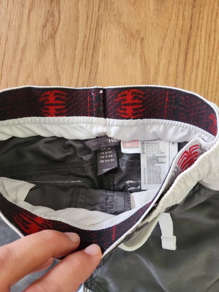 Short gris et blanc Spiderman 3 ans - photo numéro 2