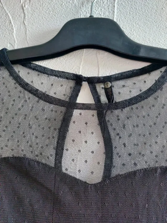 Robe noire élégante avec dentelle Taille M - photo numéro 3