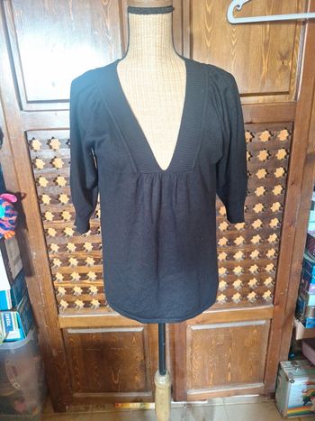 Pull col V décolleté €