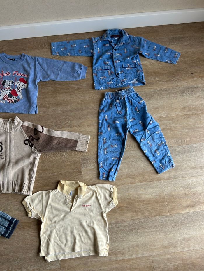 Lot vêtements garçon 4 ans – Marques Petit Bateau & autres – Pulls, pantalons, pyjama, polos - photo numéro 4