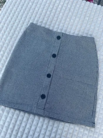 Jupe à mini carreaux Pull & Bear – Taille S – Blanc & Noir