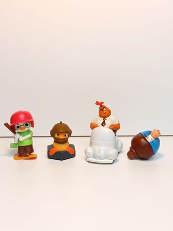 Lot figurines vintage Disney Chicken Little 
Taille 8cm pour la plus grande