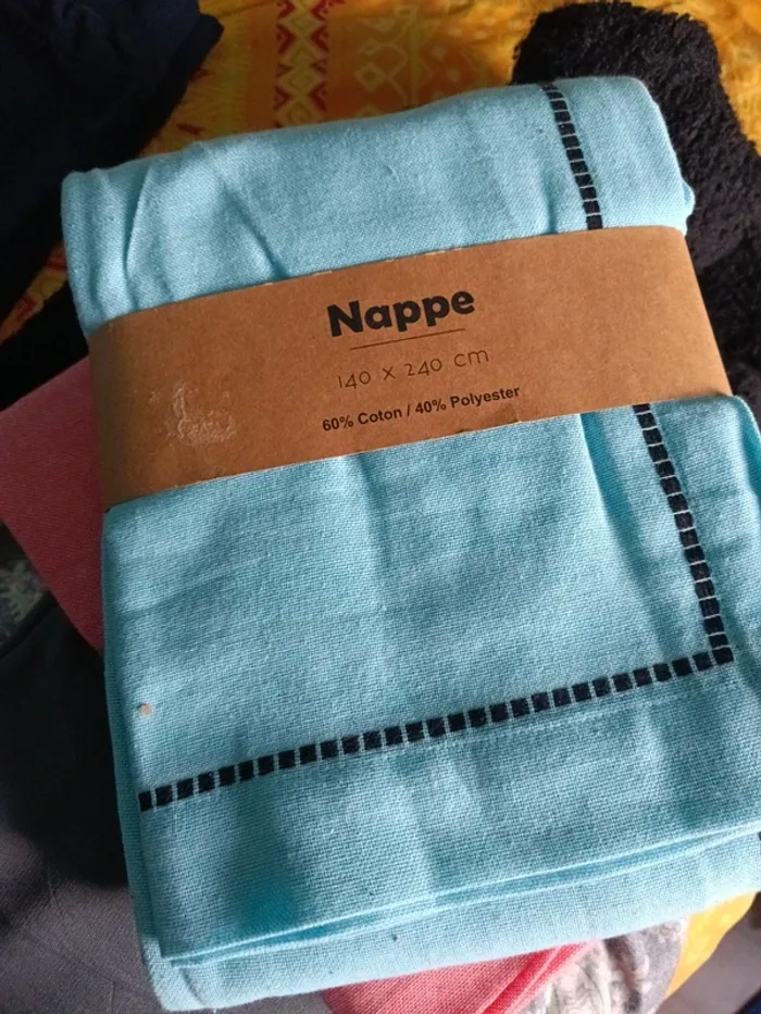 2 Nappes 140 x 240 couleur saumon et bleu - photo numéro 2