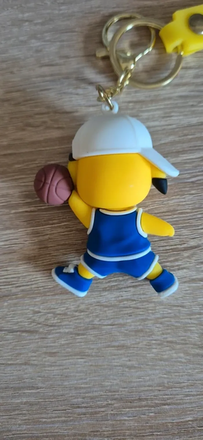 Porte clés 🔑 Pokémon basket 🏀 - photo numéro 3