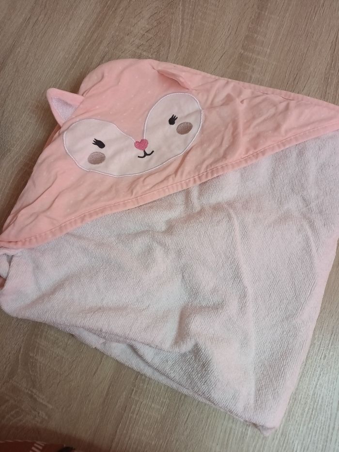 Cape de bain bébé fille