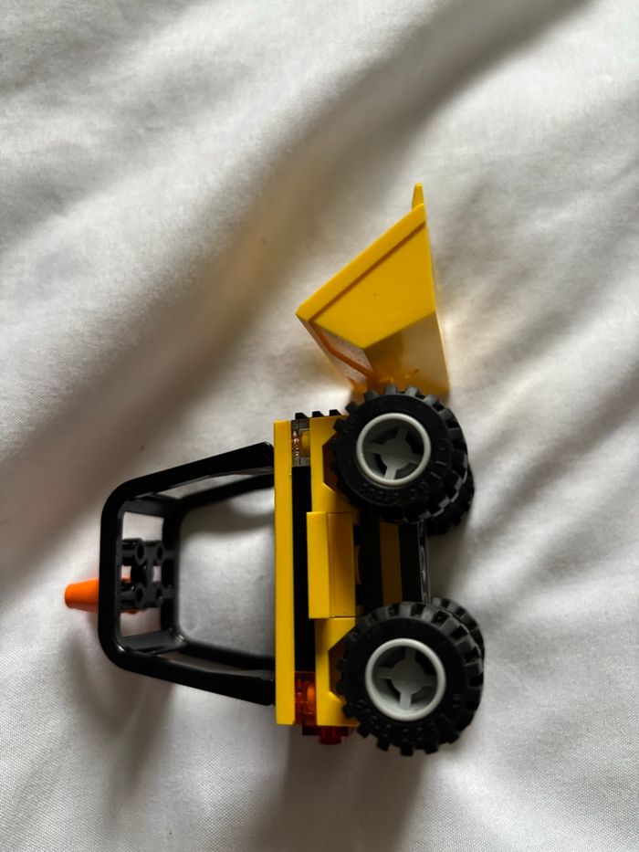 Mot 2 jouets véhicules lego - photo numéro 6