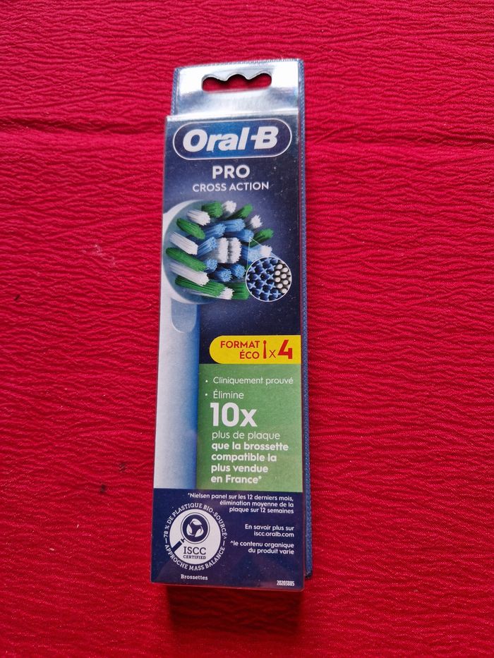 4 Brossettes échangeables Oral-B Cross Action