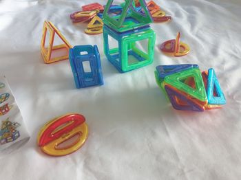 80 pièces magnétiques de constructions