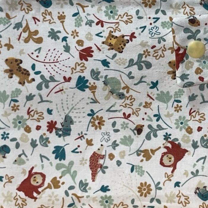 Protège carnet de santé fait main • velours vert & tissu animaux • personnalisable - photo numéro 3