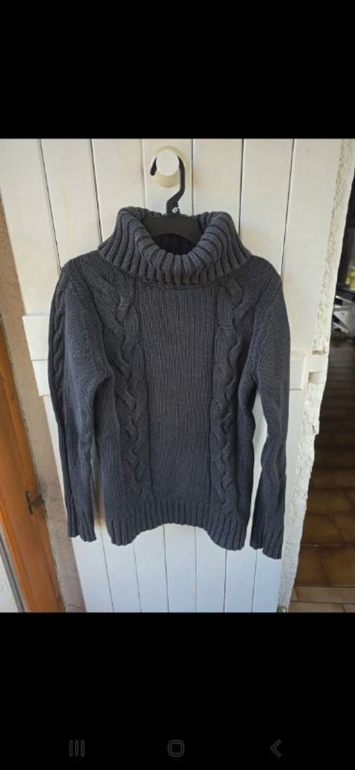 Pull col roulé esprit M