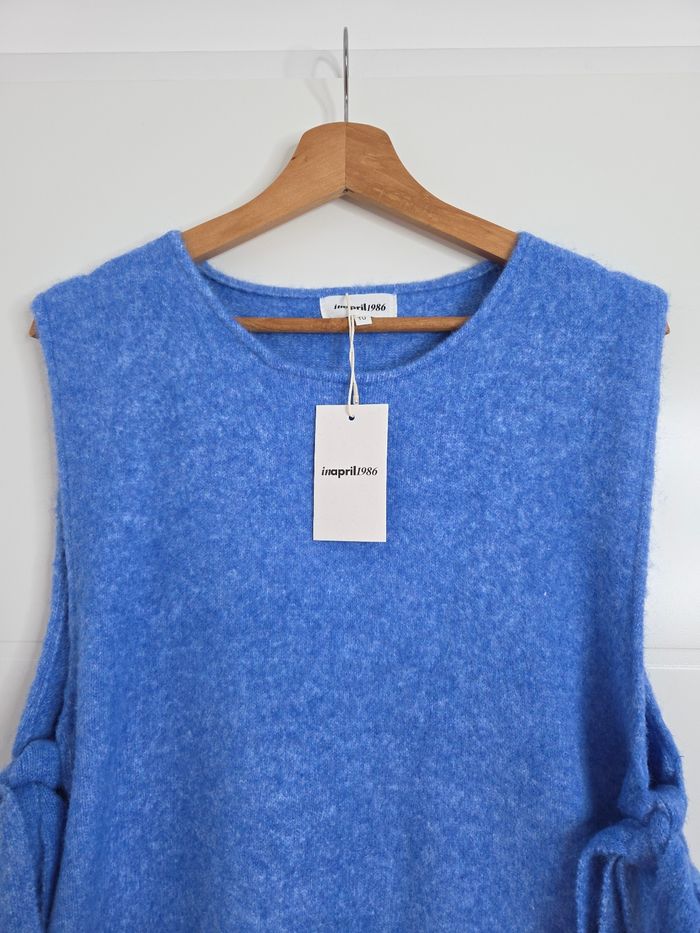 Pull bleu In April 1986 - photo numéro 4