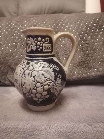 Beau pichet en poterie tamponner allemand belle qualité rare