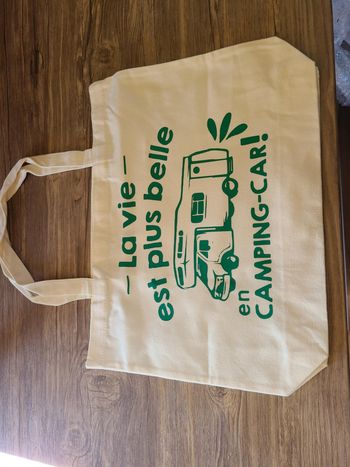 sac la vie est plus belle en camping car