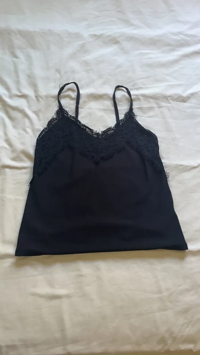 Top a dentelle