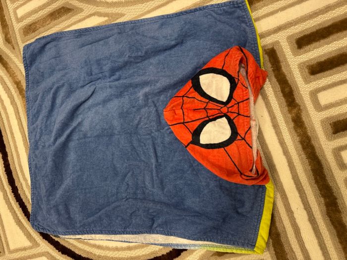 Poncho de bain Spider-Man H&M Marvel T.2-6 ans très bon état - photo numéro 6