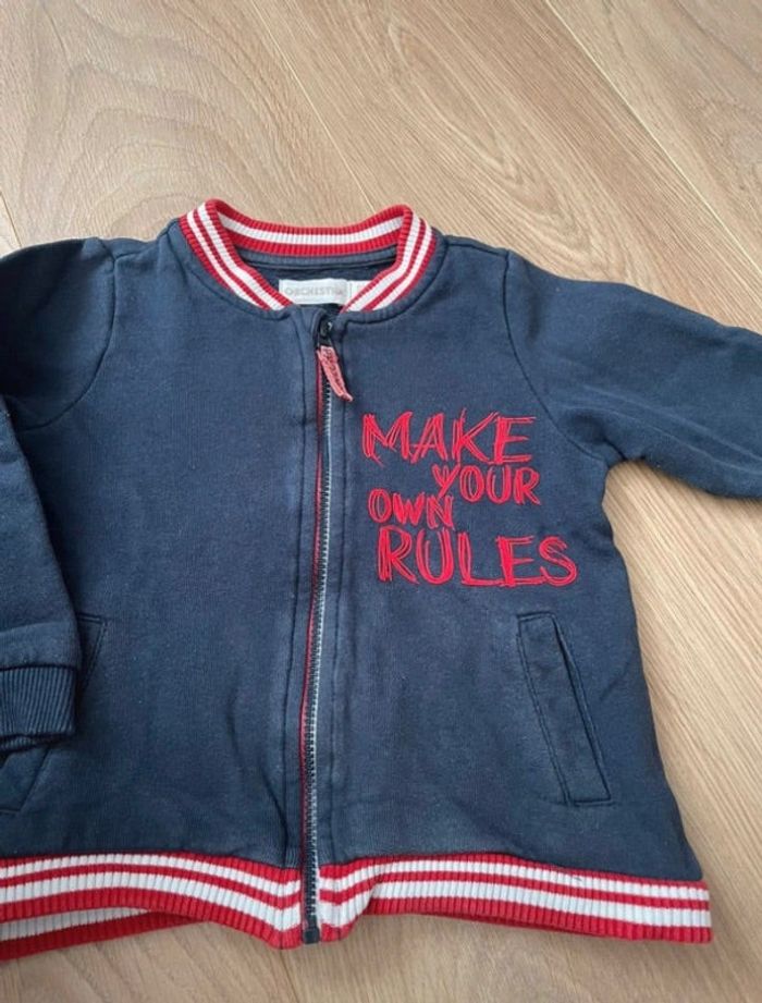 Gilet bleu marine rayures rouge TAO garçon 2 ans