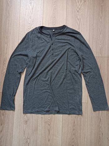 T-shirt manches longues homme taille M en bon état