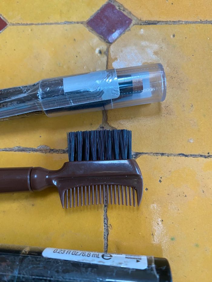 Crayon et gel à sourcils - photo numéro 4