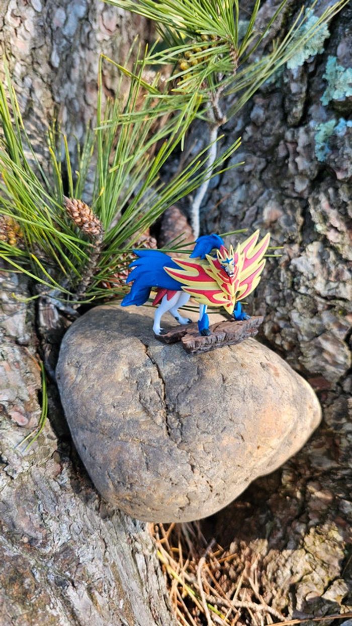 Super figurine Pokemon Nintendo zamazenta