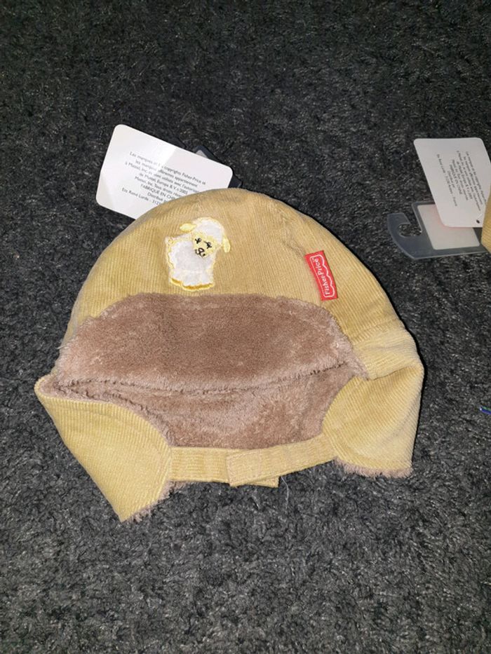 Lot neuf chapka écharpe et moufles Fisher Price - photo numéro 2