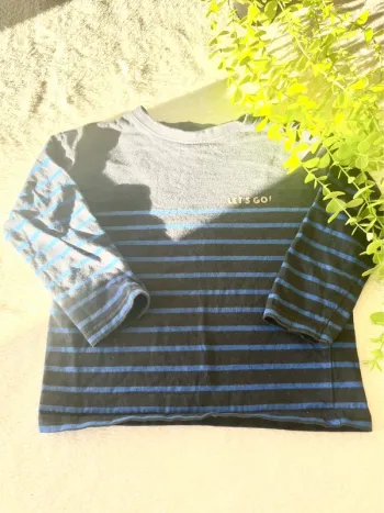 Très beau haut à longue manche  petit garçon