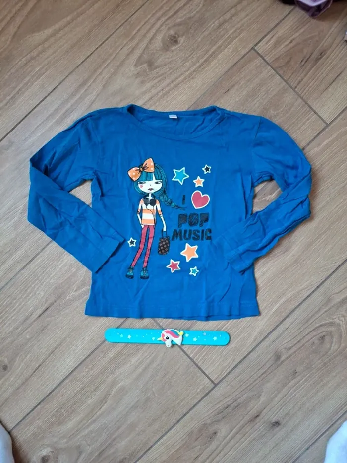 T-shirt manches longues 6 ans très bon état - photo numéro 3