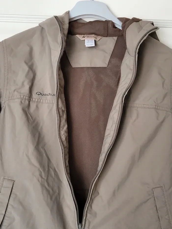 Veste coupe vent gris taupe Quechua de Décathlon - Comme neuf - photo numéro 4