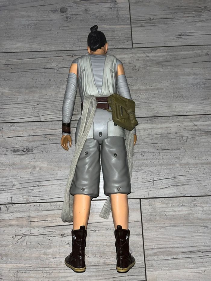 Figurine grand modèle stars wars Rey - photo numéro 5
