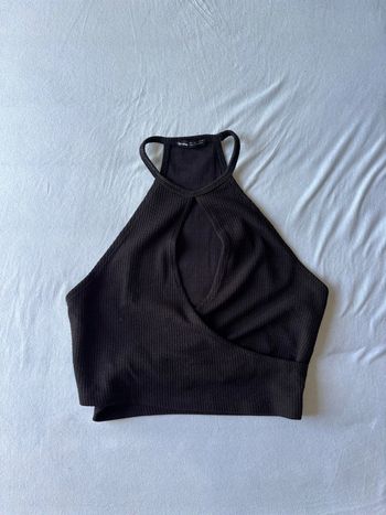 Crop top décolleté noir Bershka