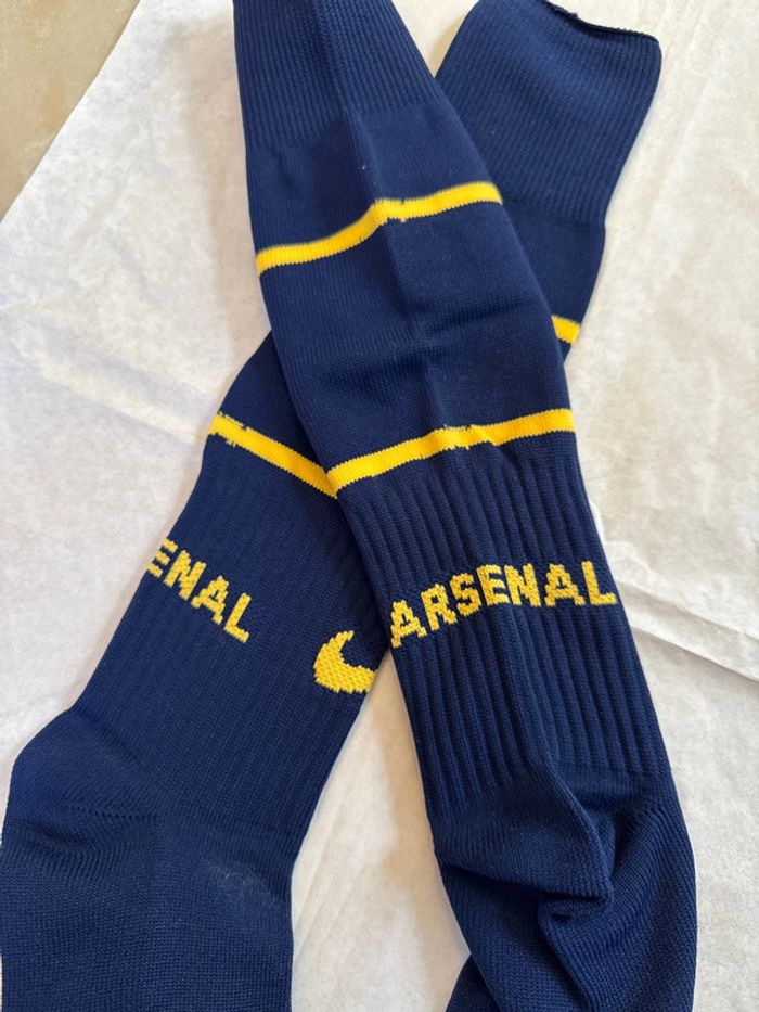 Chaussettes de foot Nike équipe Arsenal taille 30/35 authentique neuf - photo numéro 2